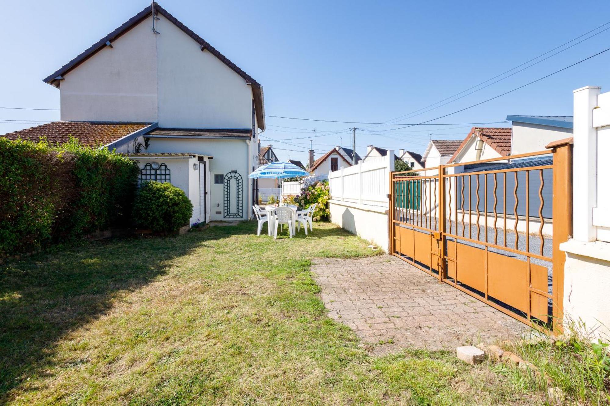 La Maison Cabourgeaise Proche Mer Exterior foto