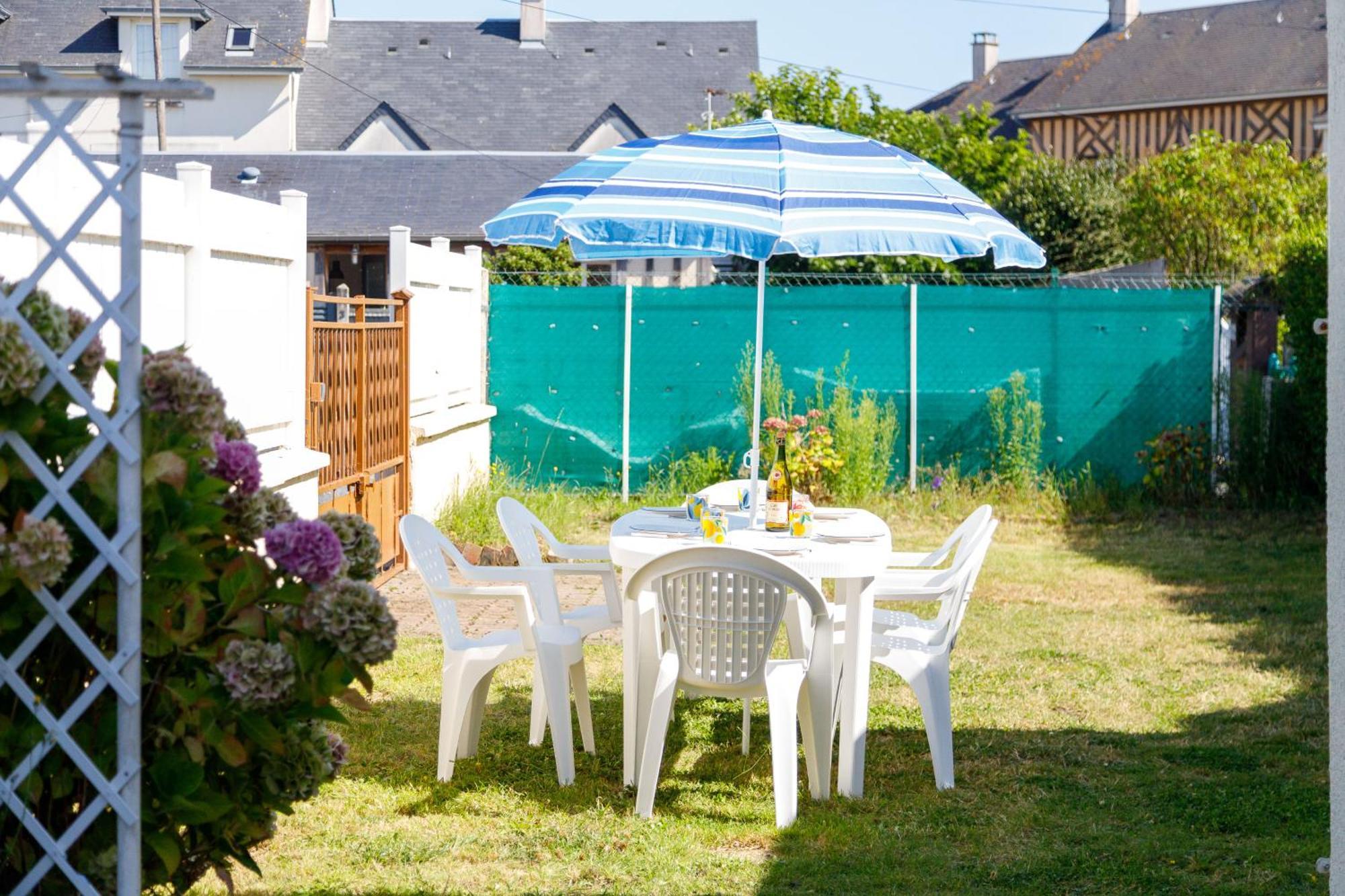 La Maison Cabourgeaise Proche Mer Exterior foto