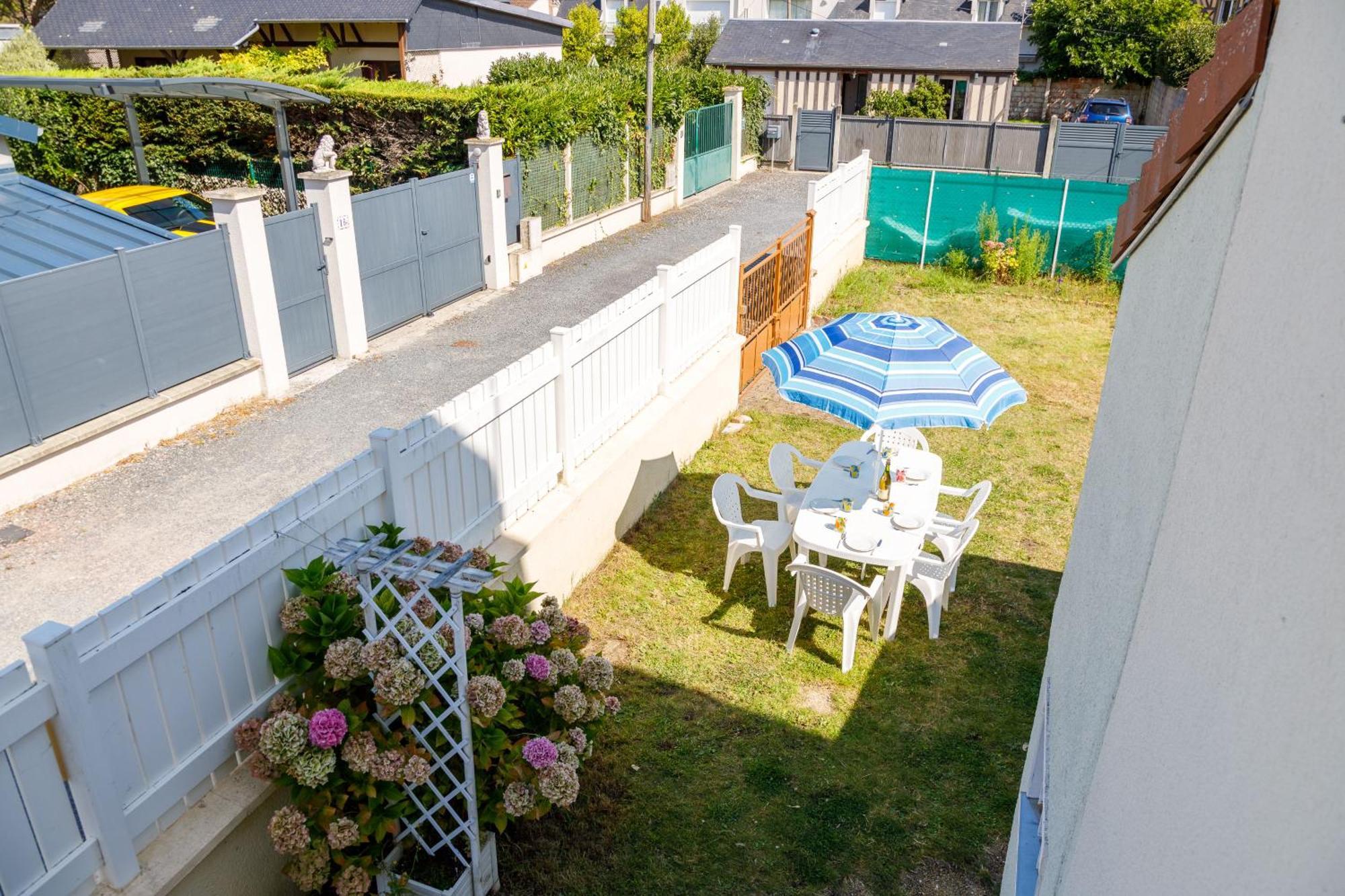 La Maison Cabourgeaise Proche Mer Exterior foto